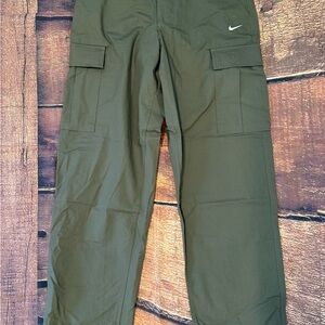 Nike SB Kearny Olive Cargo Pants | Size M